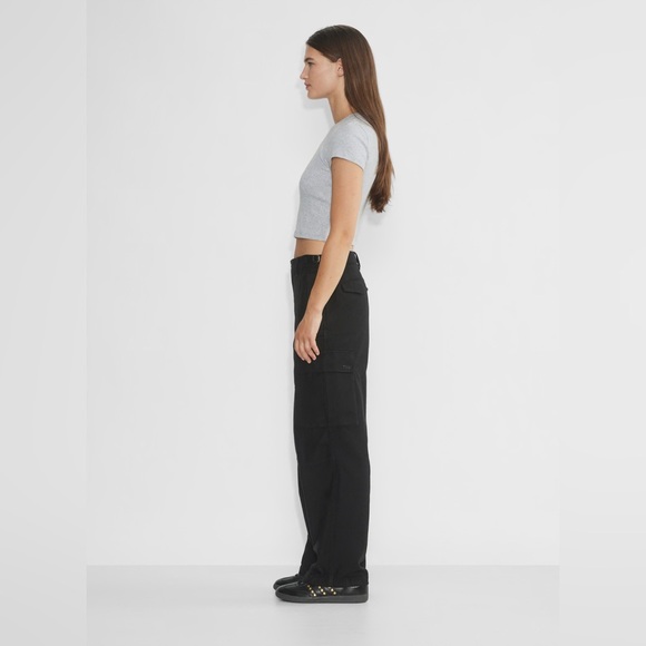 Women’s Aritzia Tna Supply Cargo Pants - Picture 3 of 4